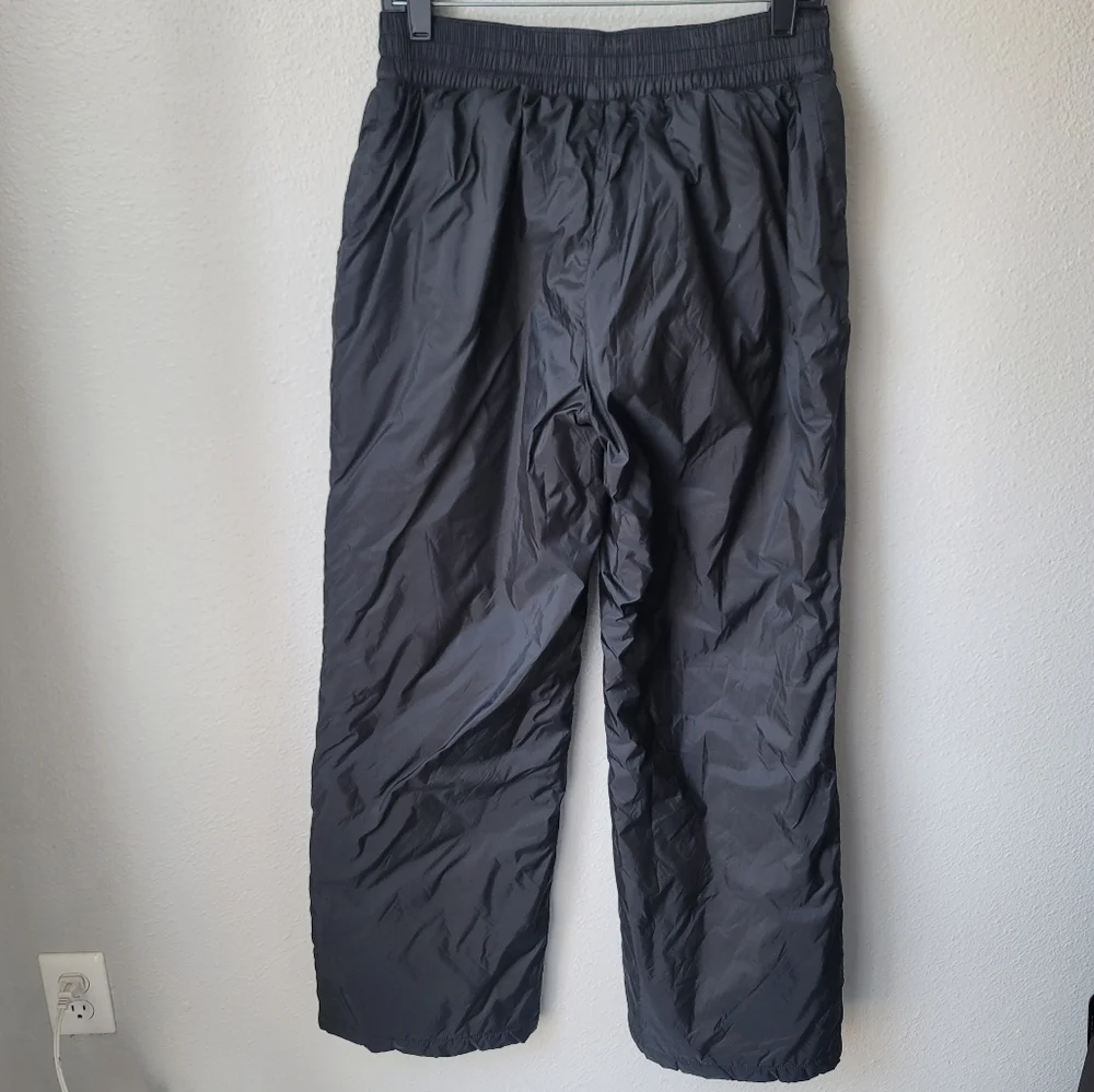 NWT Aerie Chillside Water Resistant Snow Puffer Pants, Size Medium, Color Black - Picture 8 of 12